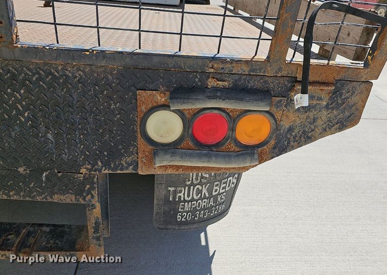 image for item MP9400 2003 Chevrolet Silverado 3500  flatbed pickup truck