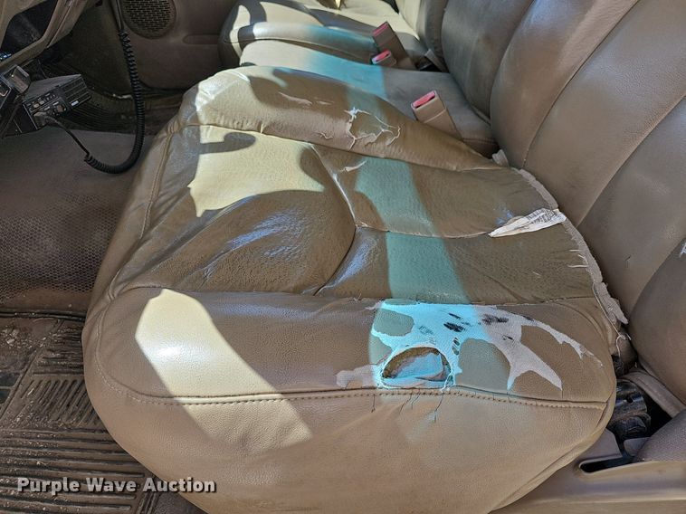 image for item MP9400 2003 Chevrolet Silverado 3500  flatbed pickup truck