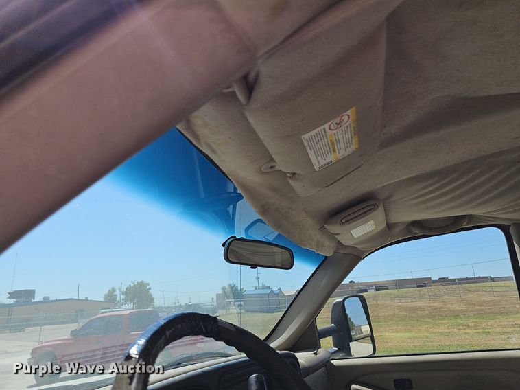 image for item MP9400 2003 Chevrolet Silverado 3500  flatbed pickup truck