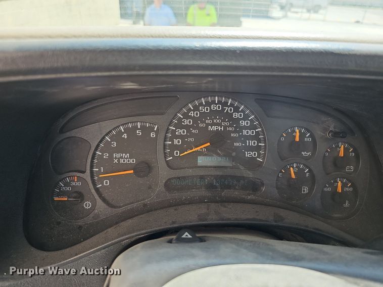 image for item MP9400 2003 Chevrolet Silverado 3500  flatbed pickup truck