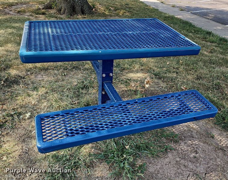 image for item MP9420 (2) Picnic tables