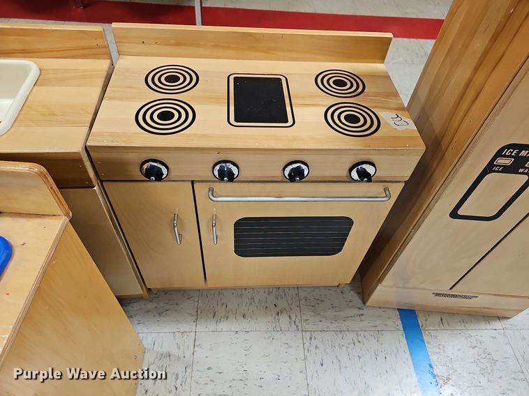 image for item MP9423 (8) Children's play kitchens