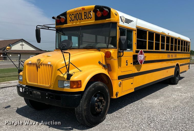 image for item MR9113 2004 International  school bus
