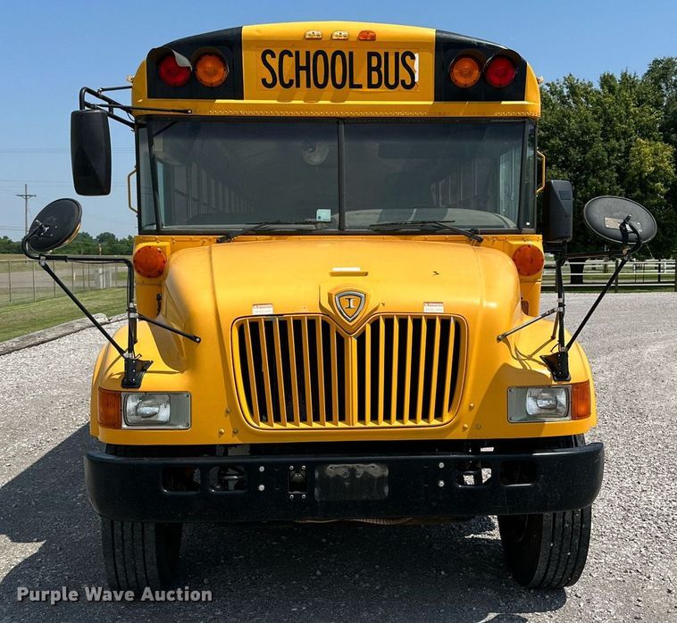 image for item MR9113 2004 International  school bus