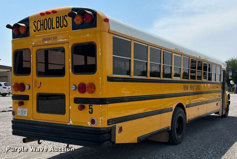 image for item MR9113 2004 International  school bus