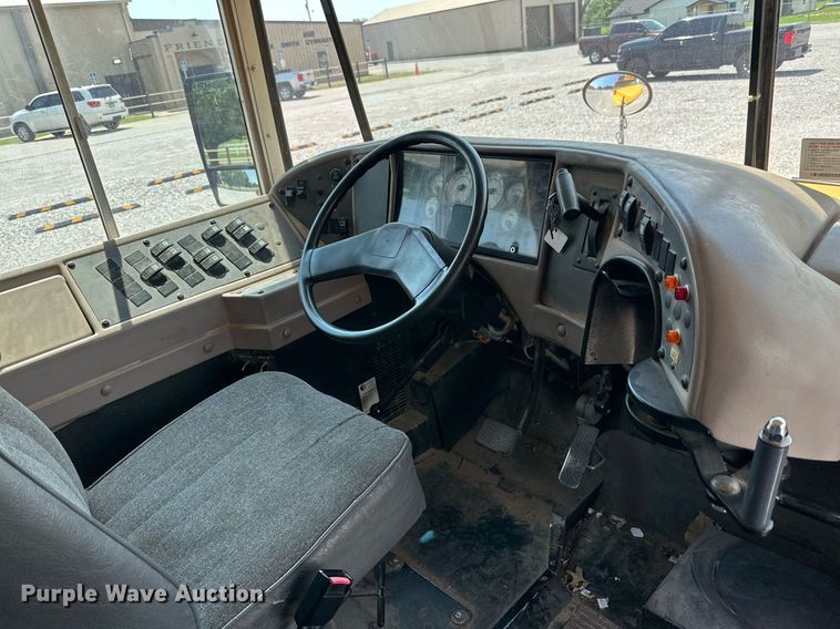 image for item MR9113 2004 International  school bus