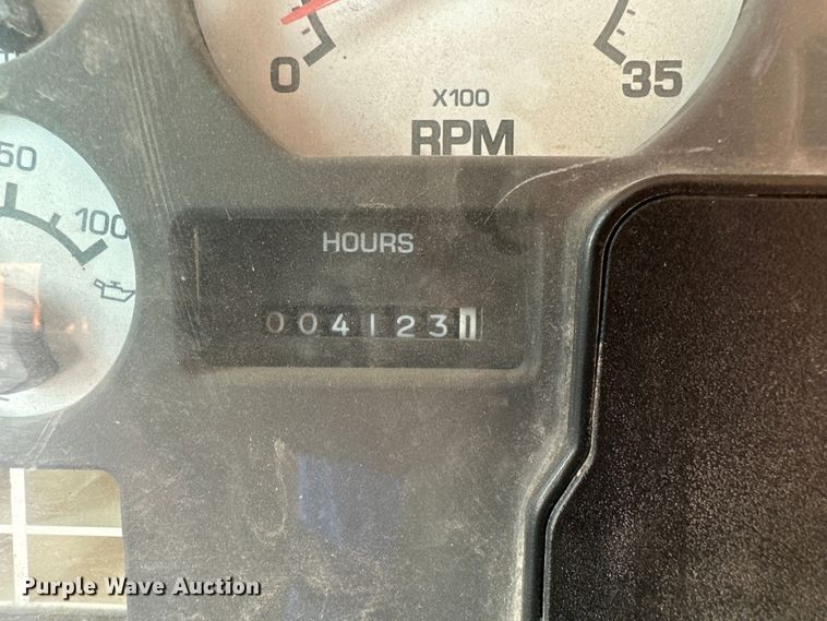 image for item MR9113 2004 International  school bus