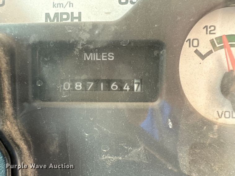 image for item MR9113 2004 International  school bus