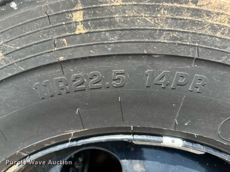 image for item MR9113 2004 International  school bus