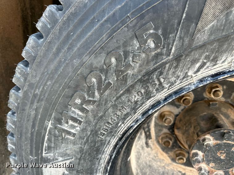 image for item MR9113 2004 International  school bus