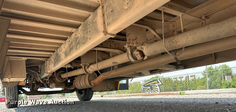 image for item MR9113 2004 International  school bus