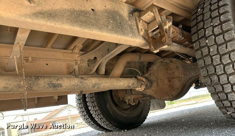 image for item MR9113 2004 International  school bus