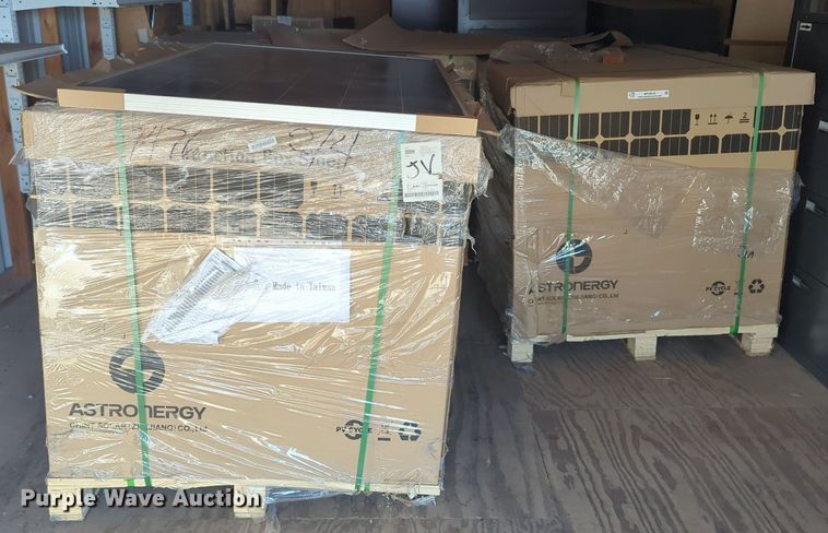 image for item MY9918 Approx. 75 Astronergy CHSM6610P solar panels