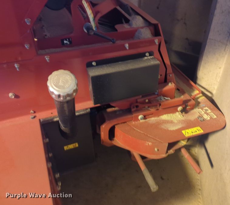 image for item MY9919 2014 Toro ProPass 200  top dresser