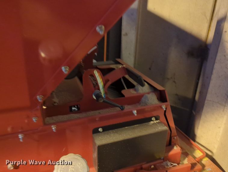 image for item MY9919 2014 Toro ProPass 200  top dresser