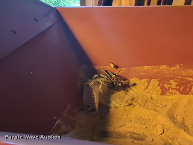 image for item MY9919 2014 Toro ProPass 200  top dresser