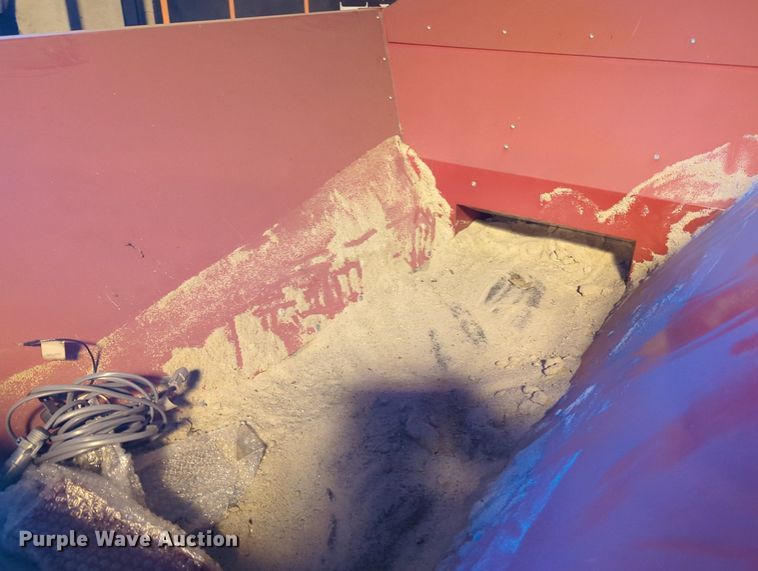 image for item MY9919 2014 Toro ProPass 200  top dresser