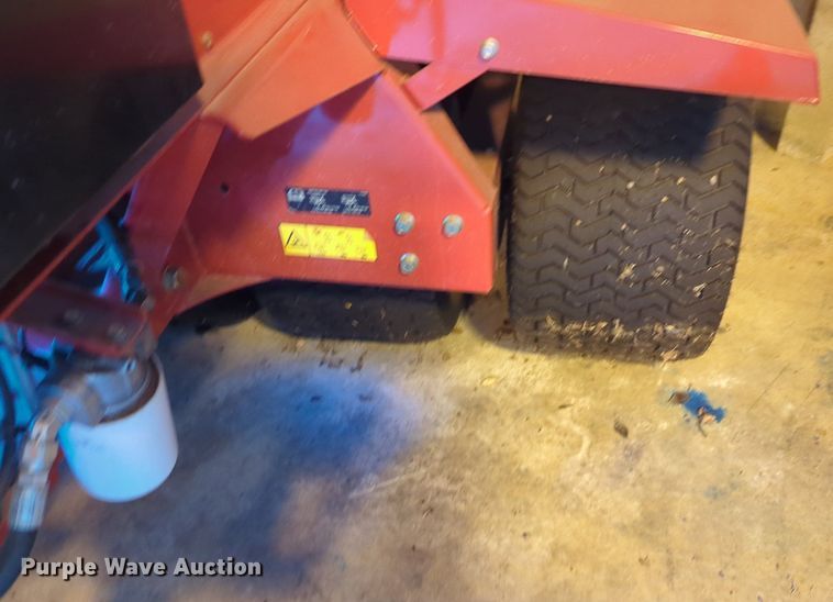 image for item MY9919 2014 Toro ProPass 200  top dresser