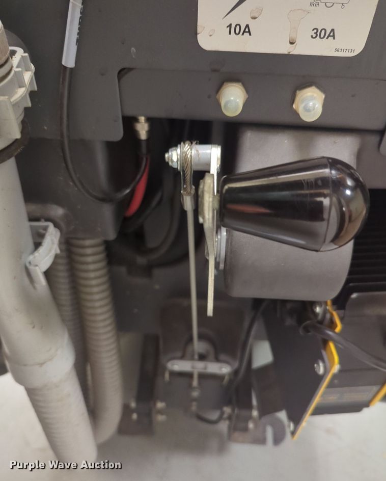 image for item MY9922 Advance Adphibian  floor scrubber