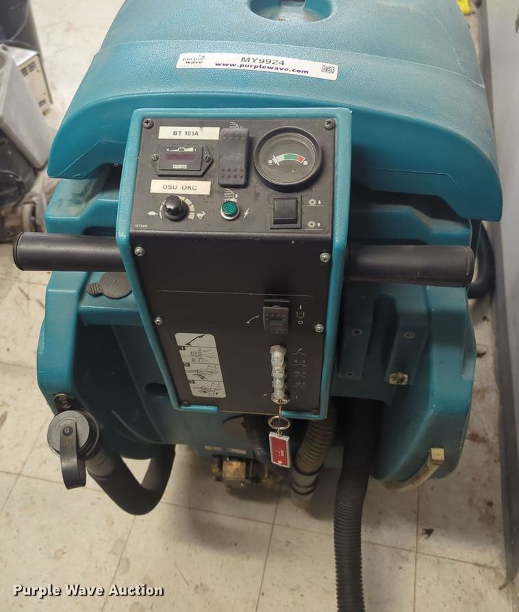 image for item MY9924 Tennant 1610  carpet extractor