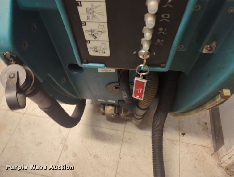 image for item MY9924 Tennant 1610  carpet extractor