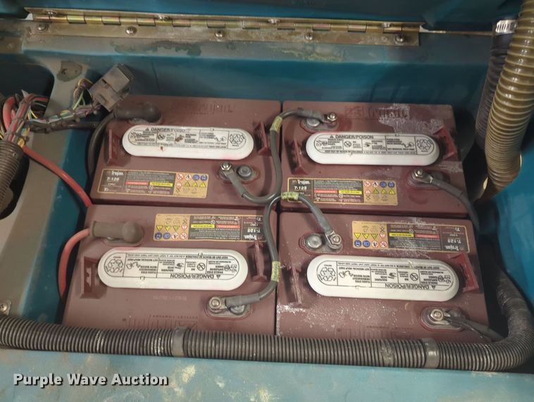 image for item MY9924 Tennant 1610  carpet extractor