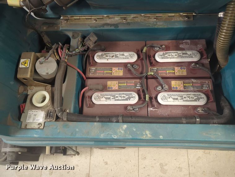 image for item MY9924 Tennant 1610  carpet extractor