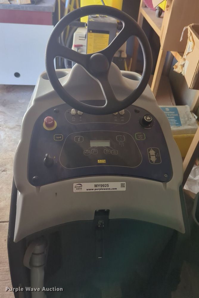 image for item MY9925 Advance SC1500REV  floor scrubber