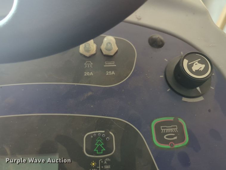 image for item MY9925 Advance SC1500REV  floor scrubber