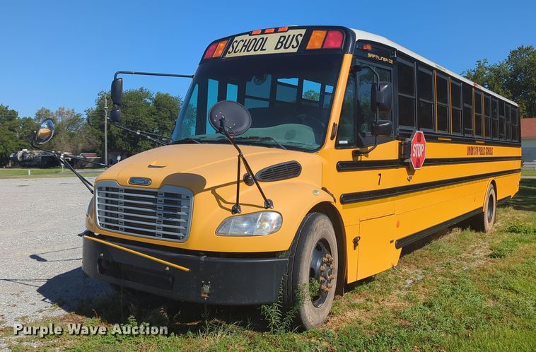image for item MY9926 2009 Freightliner B2 school bus