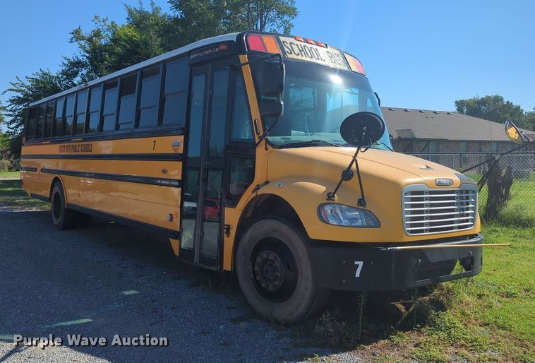image for item MY9926 2009 Freightliner B2 school bus