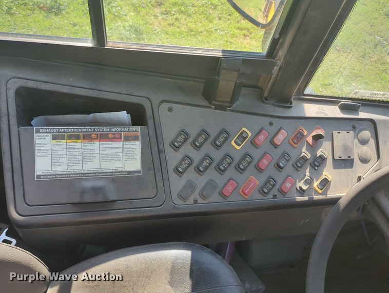 image for item MY9926 2009 Freightliner B2 school bus