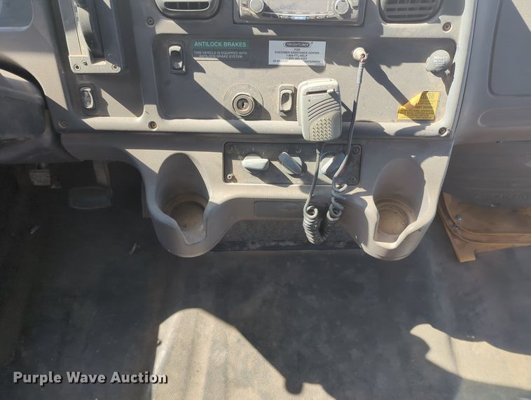 image for item MY9926 2009 Freightliner B2 school bus