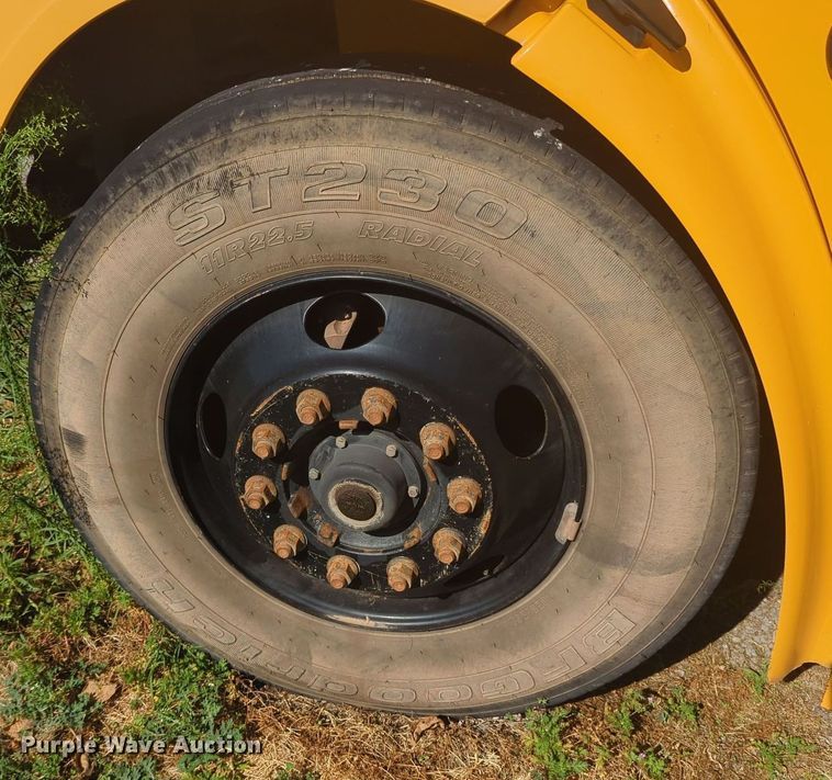 image for item MY9926 2009 Freightliner B2 school bus