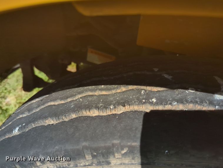 image for item MY9926 2009 Freightliner B2 school bus