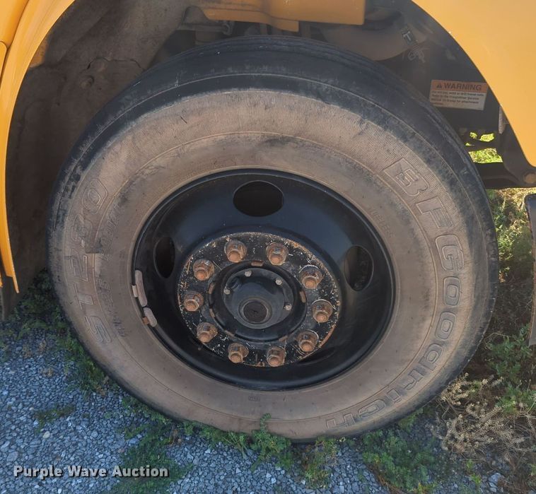 image for item MY9926 2009 Freightliner B2 school bus