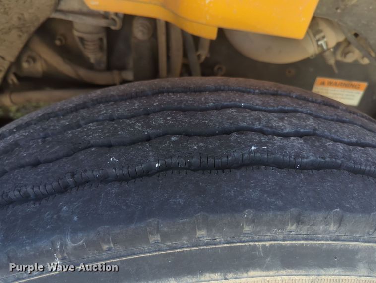 image for item MY9926 2009 Freightliner B2 school bus