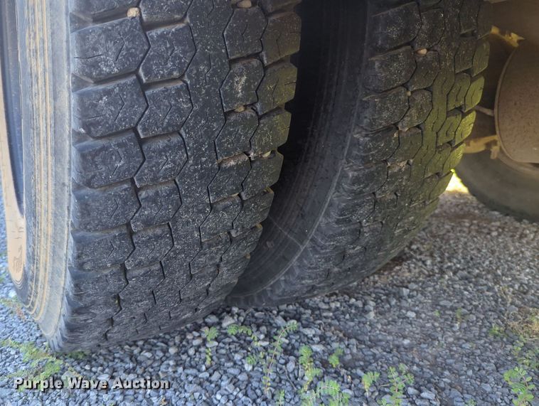 image for item MY9926 2009 Freightliner B2 school bus