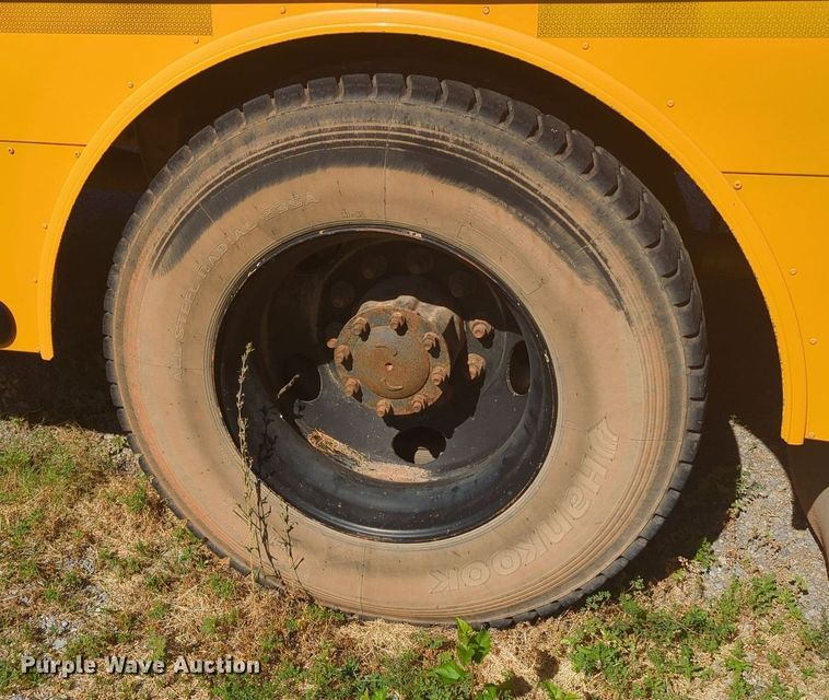 image for item MY9926 2009 Freightliner B2 school bus