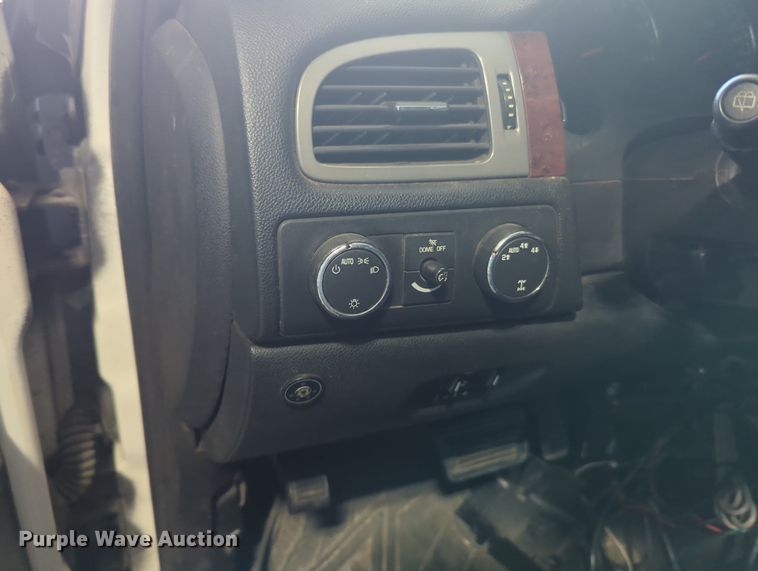 image for item MY9950 2011 Chevrolet Tahoe  SUV