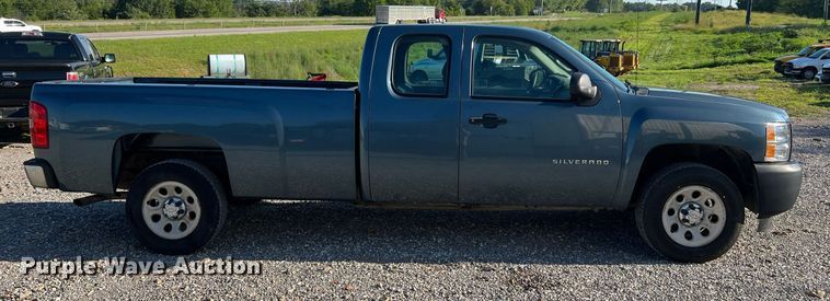 image for item NA9111 2010 Chevrolet Silverado 1500  Ext. Cab pickup truck