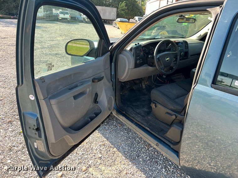 image for item NA9111 2010 Chevrolet Silverado 1500  Ext. Cab pickup truck