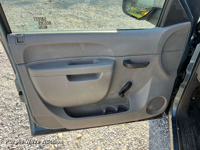 image for item NA9111 2010 Chevrolet Silverado 1500  Ext. Cab pickup truck