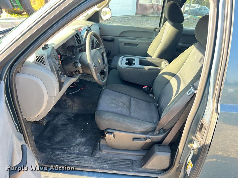 image for item NA9111 2010 Chevrolet Silverado 1500  Ext. Cab pickup truck