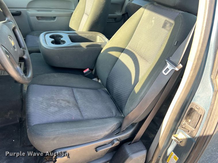 image for item NA9111 2010 Chevrolet Silverado 1500  Ext. Cab pickup truck