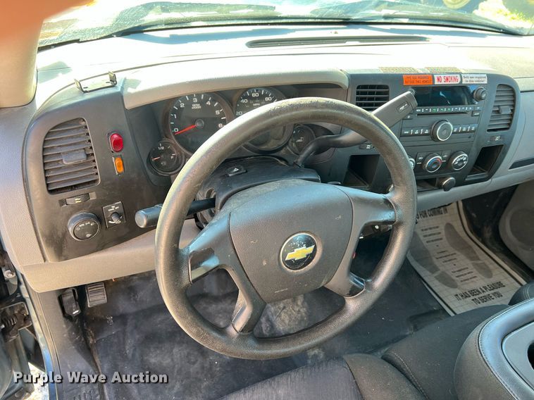 image for item NA9111 2010 Chevrolet Silverado 1500  Ext. Cab pickup truck