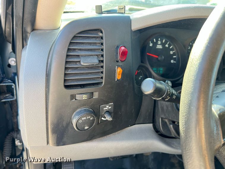 image for item NA9111 2010 Chevrolet Silverado 1500  Ext. Cab pickup truck