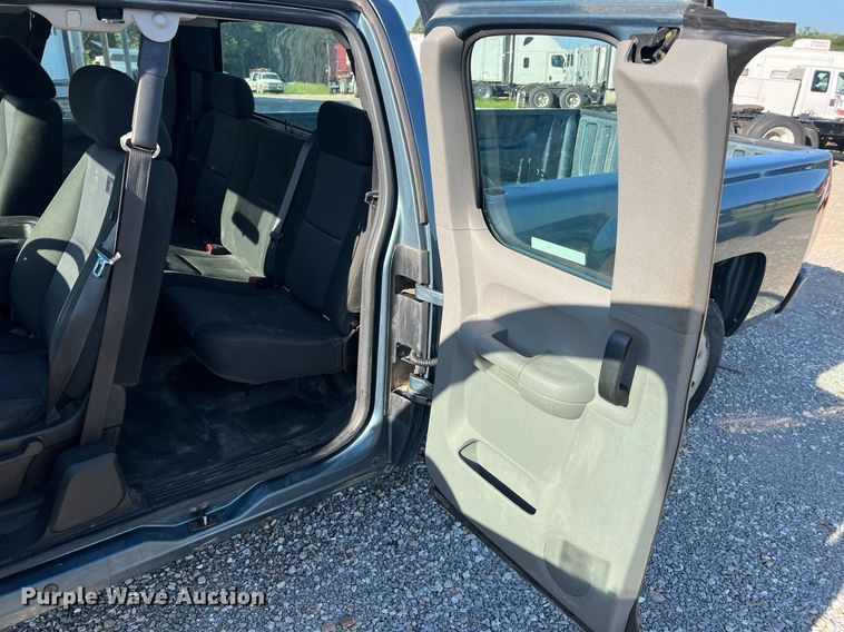 image for item NA9111 2010 Chevrolet Silverado 1500  Ext. Cab pickup truck