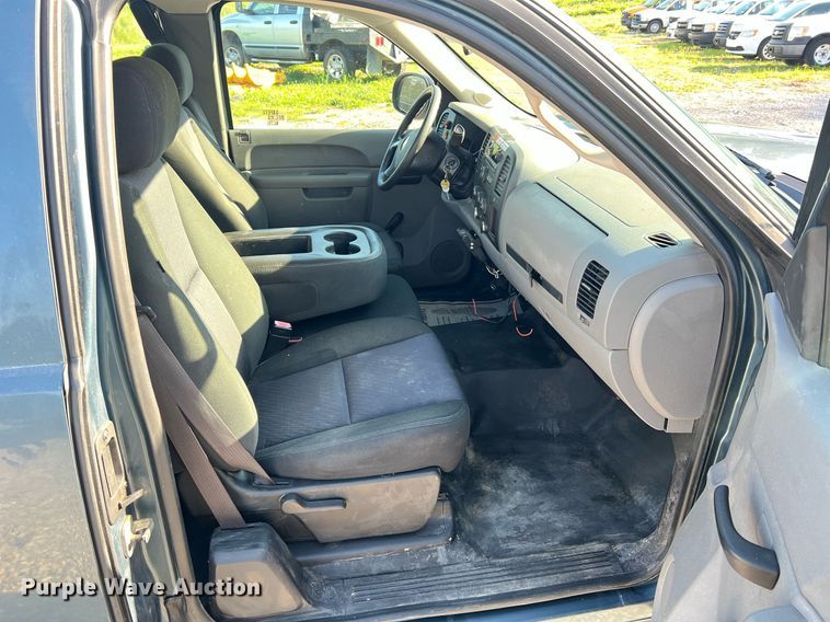 image for item NA9111 2010 Chevrolet Silverado 1500  Ext. Cab pickup truck