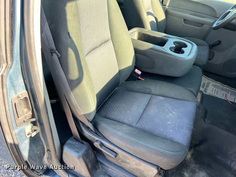 image for item NA9111 2010 Chevrolet Silverado 1500  Ext. Cab pickup truck